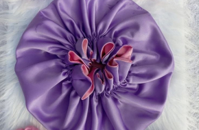 A set of bonnet
